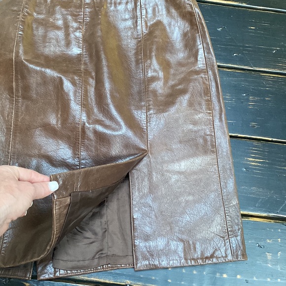 Anne Klein Genuine Leather Skirt - Size 8 - Picture 3 of 11